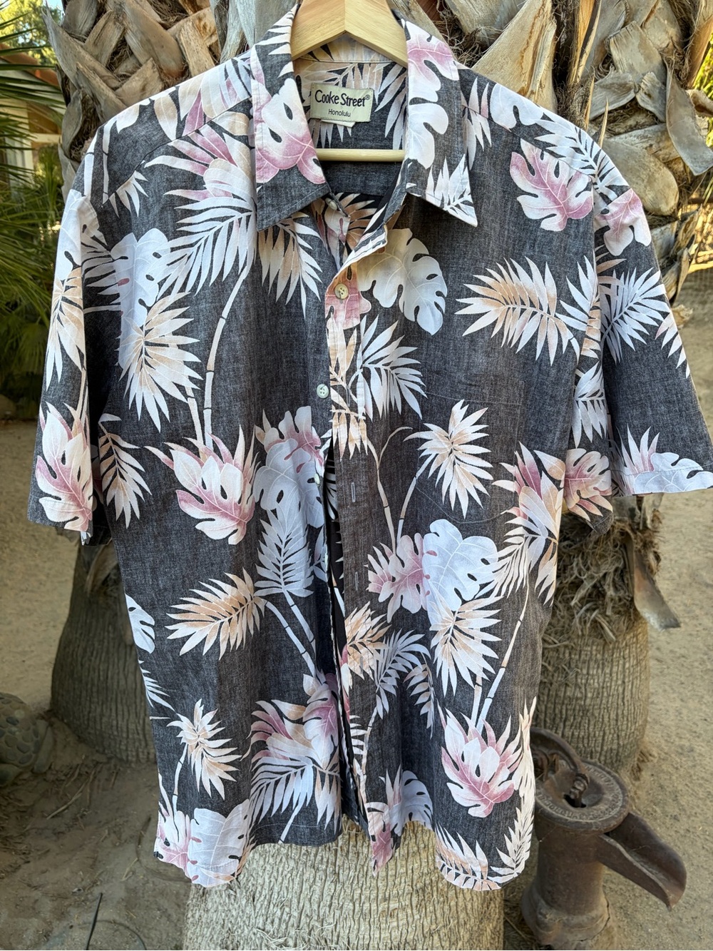 Cooke Street Black Tropical Floral Short-Sleeve Button-Down Shirt